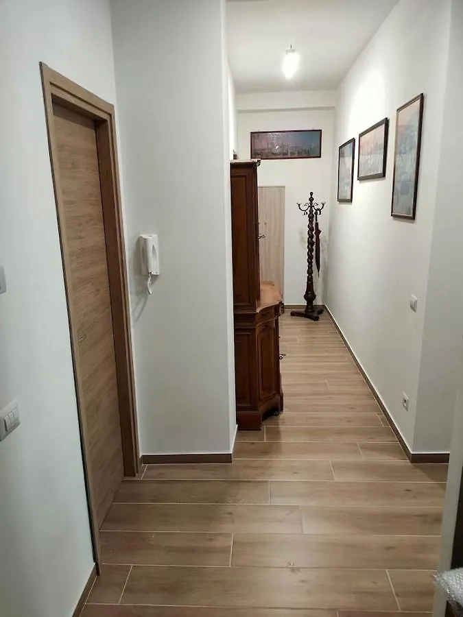 Theresa Apartment روما
